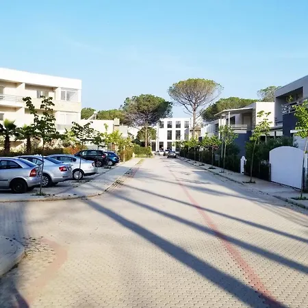 Apartamento Reina With Private Garden At Lura 2, Gjiri Lalzit